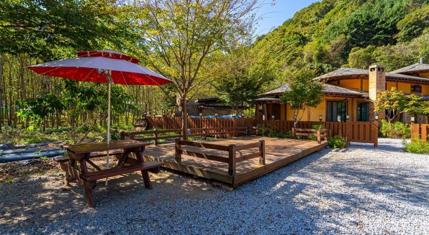 宁越 Kim Satgat Heukjib Yiyagi 3星级 民宿 餐厅