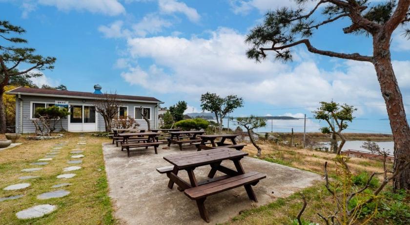 Sinan Everis UnI Pension 3-Star Guesthouse restaurant