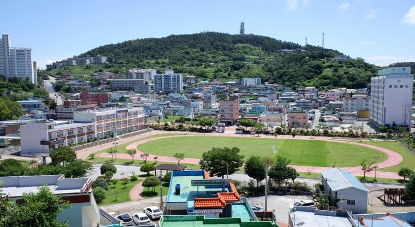 莞岛 Nuah 2星级 民宿 泳池