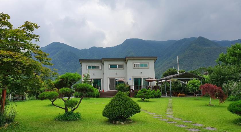 Image of Double Room with Mountain View 5 8