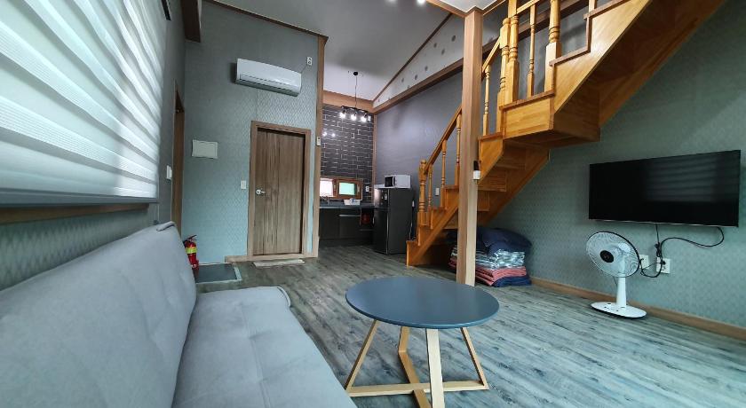 Image of Double Room with Mountain View 5 4