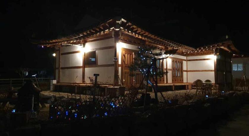 全州 Jeonju Hanok Maeul Daeseung Jeongdam Hanok Dockchae Pension 3つ星 ゲストハウス ロビー