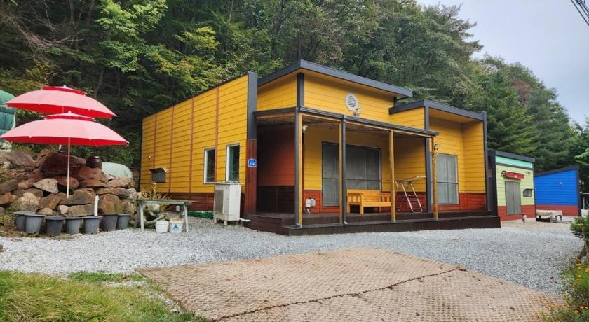 덕동달구지펜션