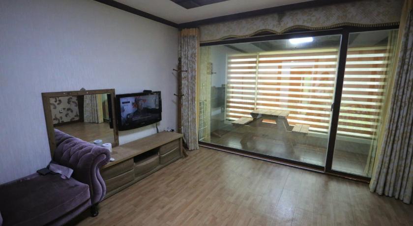 Image of Triple Room 2 3