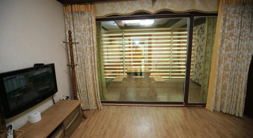 Image of Triple Room 2 7