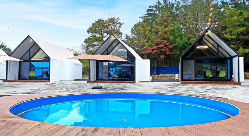 Yeongam Yeongam Rock On Glamping and Caravan 3-Star Guesthouse lobby