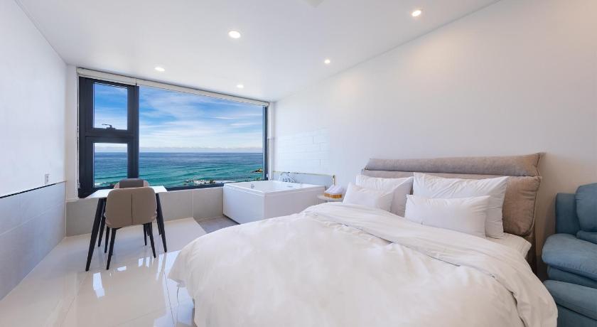 江陵 Gangneung Merview Oceanview Spapension 2つ星 ゲストハウス 外観