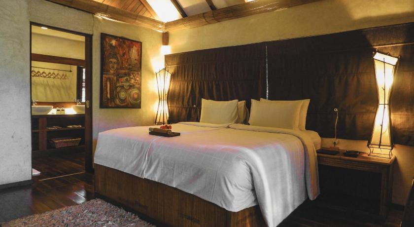 Image of Jungle Luxe Sarang 0