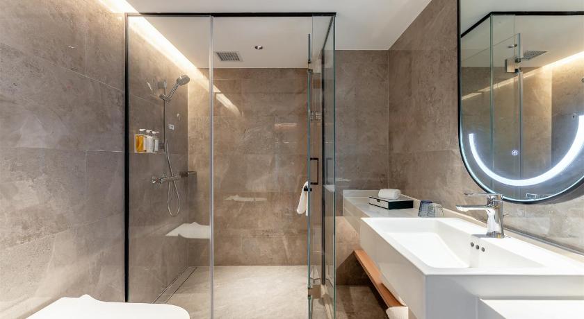 Zdjęcie: 1 Queen Premium Riverview High Floor 1