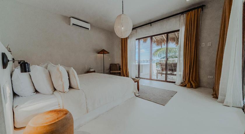 Image of Sunrise Master Suite 13