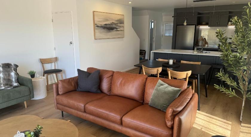 The Kings Domain, DUKE - Luxurious townhouse in the CBD!
