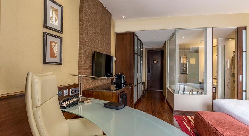 Image of King Deluxe Room 5