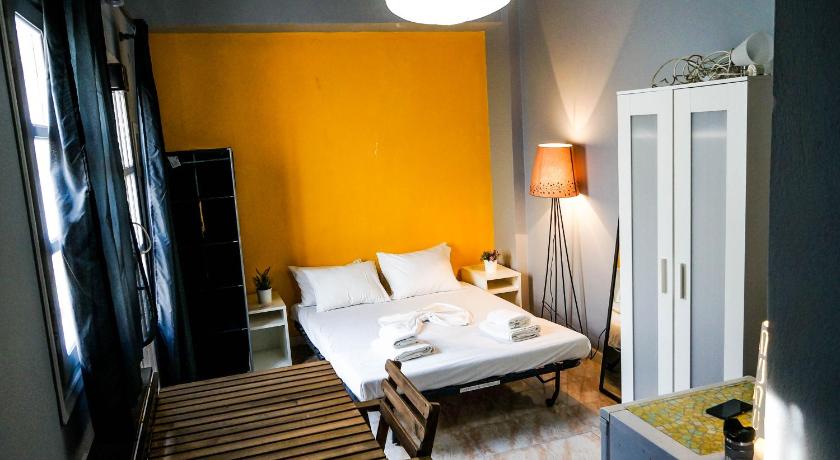 Fira Central Apartments with Veranda photo