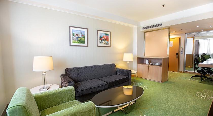 Image of One-Bedroom King Suite - High/Top Floor 4