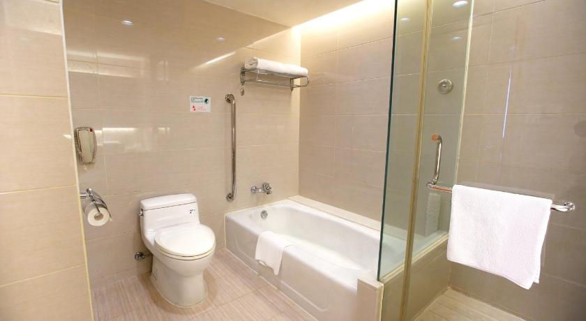 Image of One-Bedroom King Suite - High/Top Floor 6