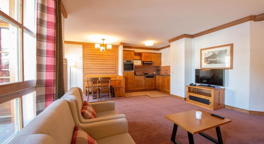 Image of Two-Bedroom Apartment with Balcony - access to the outdoor pool (6 People) 3