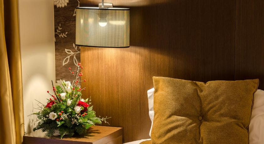 รูปของห้องพักสำหรับ 3 คน (Triple Room) 11