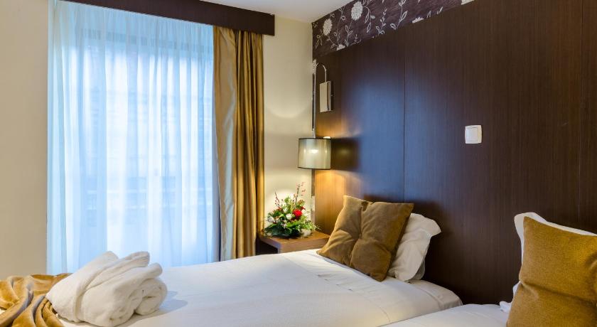 รูปของห้องพักสำหรับ 3 คน (Triple Room) 8