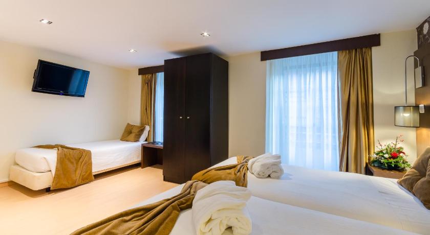 รูปของห้องพักสำหรับ 3 คน (Triple Room) 6