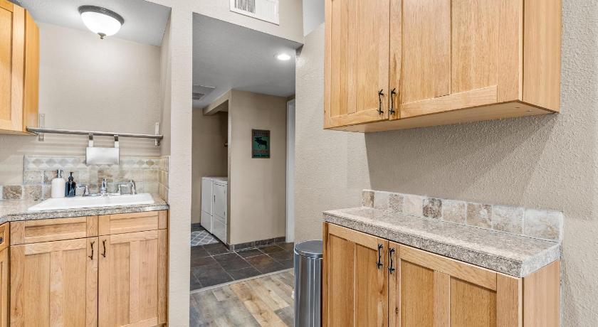 Flagstaff Charming Country Club Condo with Loft & Fireplace 3-Star Accommodation exterior