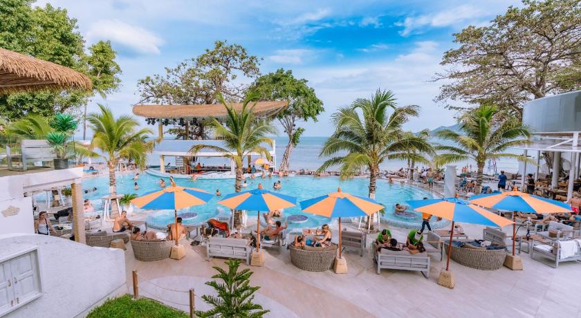 Ark Bar Beach Resort - image 18