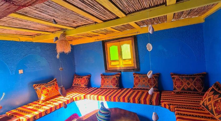 タガズート Surfaces Hostel ホテル スイート