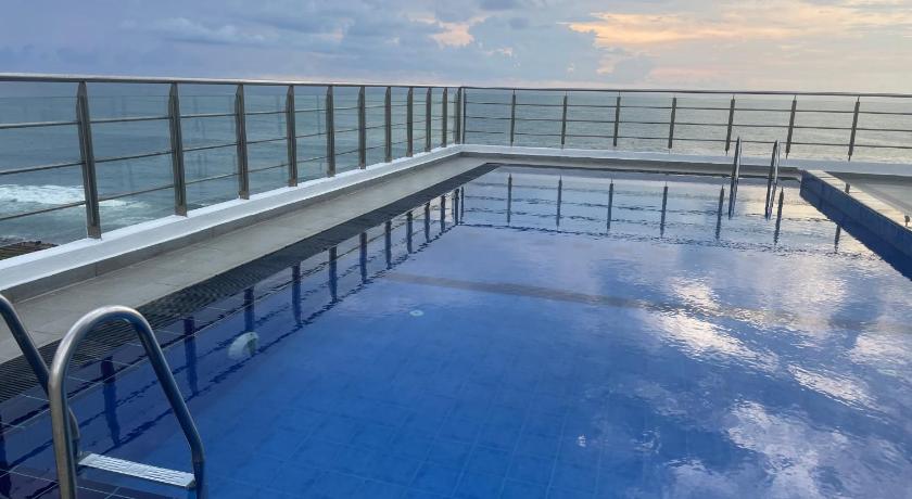 Next to an Indian Ocean  - image 5