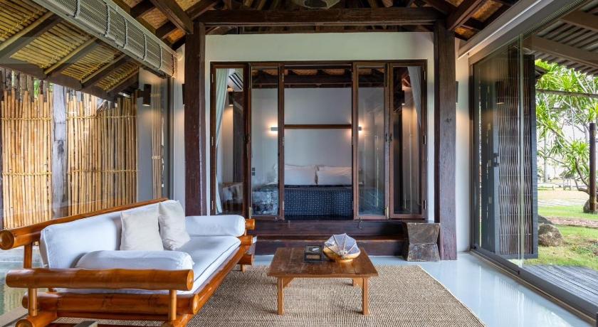 Image of Beachfront Villa with Plunge Pool 5
