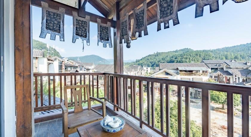 Zhangjiajie Countryard Hotel - image 10