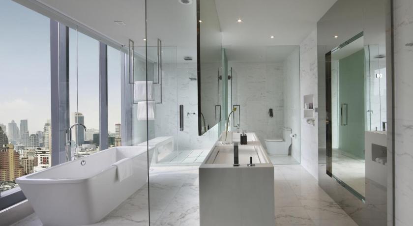 Image of SO STUDIO 1 King Bed Club Access 4