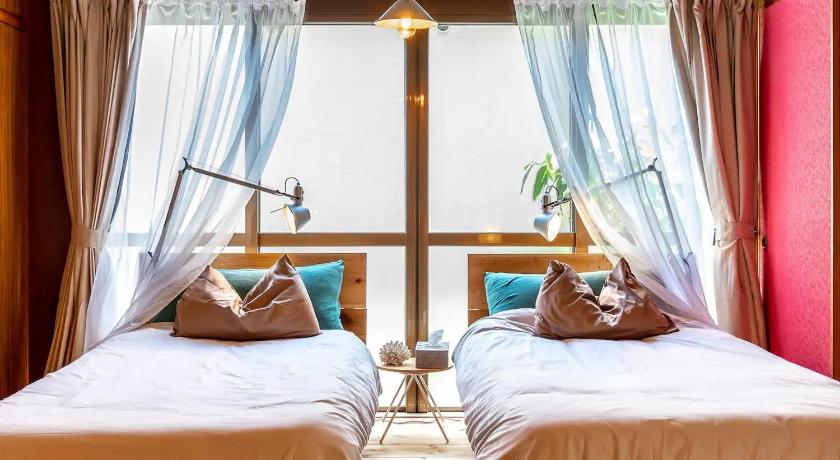 오키나와 본섬 모토부의 프라이빗 하우스 (m², 침실 2개, 프라이빗 욕실 1개) (2F Canvas - For Those Struggling with Car Rental Reservations! Sunset Ocean View. Near Churaumi ★) 4성급 게스트하우스 스위트룸