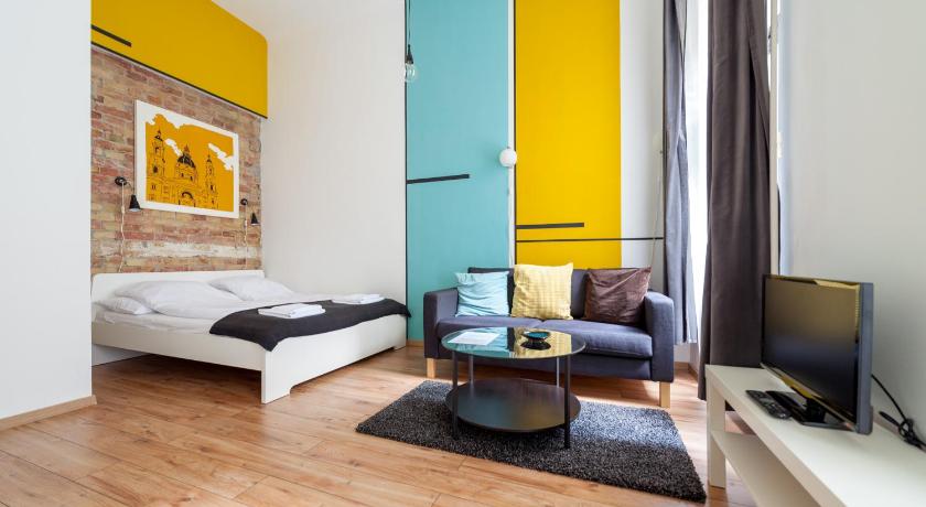 Image of Studio with Courtyard View 6