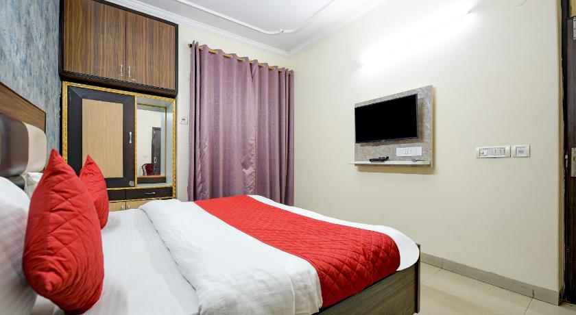 Hotel Mayank Plaza-Near IGI Airport Terminal-3 - image 42