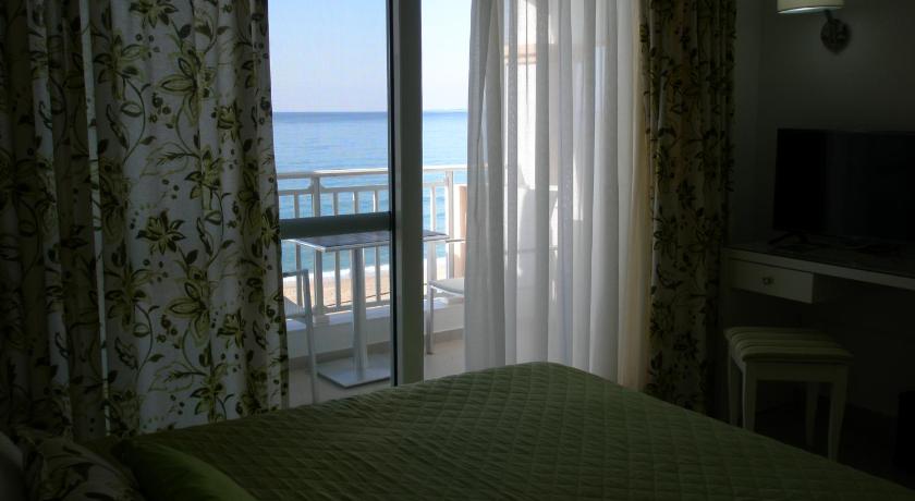 Image of Superior Double Room with Sea View 5