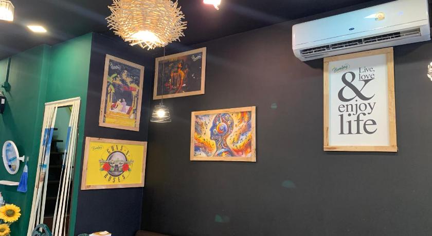 Bangkok The House Hostel 3-Star Hotel exterior