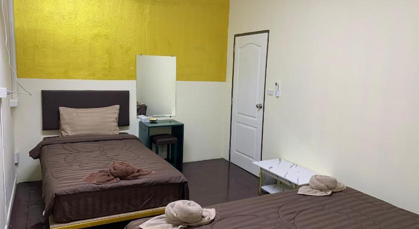 Bangkok The House Hostel 3-Star Hotel suite