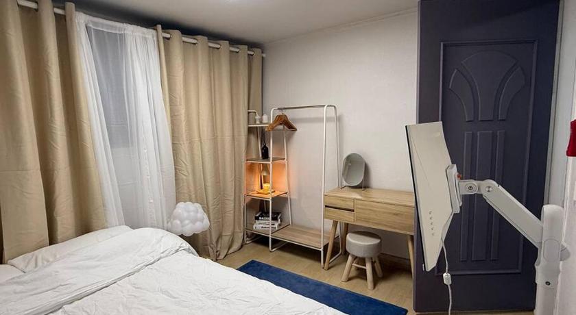 首尔 KojjeeBnB Bed Room2, Qeen size bed2, TV 2, #KSPO#JYP#Hanriver 3星级 住宿 套房