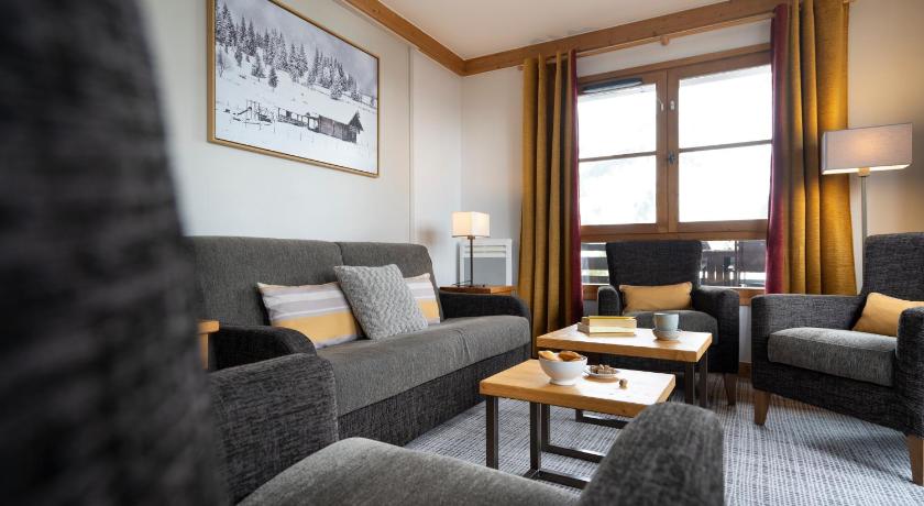 Image of Three-Bedroom Superior Apartment with Balcony - access to the outdoor pool (8 People) 6