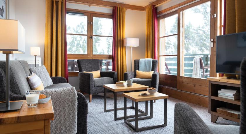 Image of Three-Bedroom Superior Apartment with Balcony - access to the outdoor pool (8 People) 3