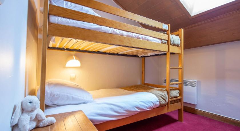 Image of Four-Bedroom Superior Apartment with Balcony - access to the outdoor pool (10 People) 7