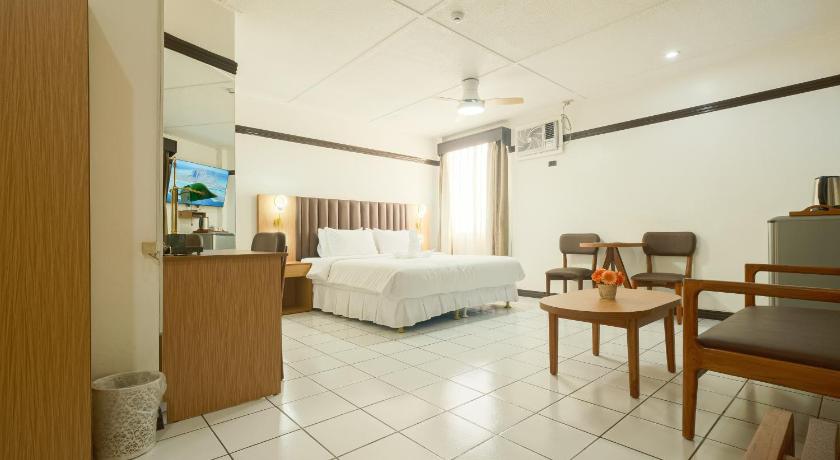 Image of Deluxe Family Room 0