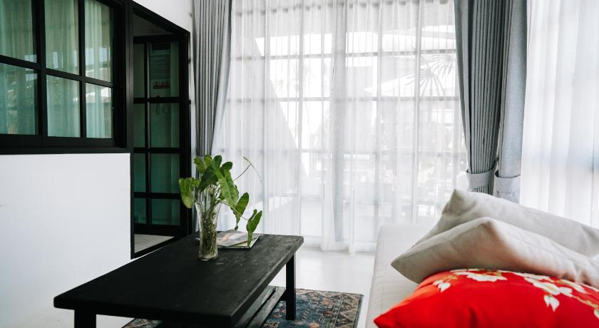 Image of Deluxe King Suite 0