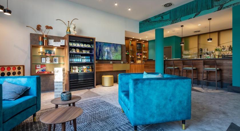 Pub/Ruang Rehat Holiday Inn - the niu, Rig Lubeck By IHG