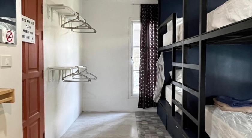 Image of Quadruple Room with Shower 3