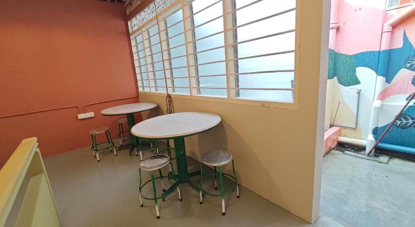 The Aurum Motel - image 7