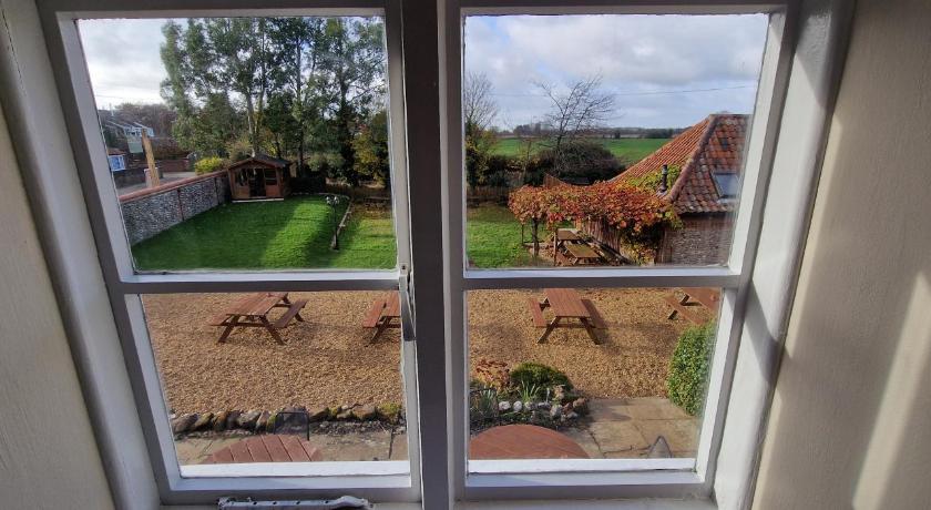 The Wheatsheaf - image 13