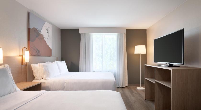 Image of 2 Queen Bed Suite 5
