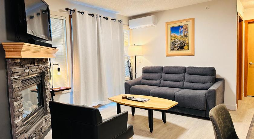 W463 Canmore 2BD 2BT, AC, MT view, Central Location