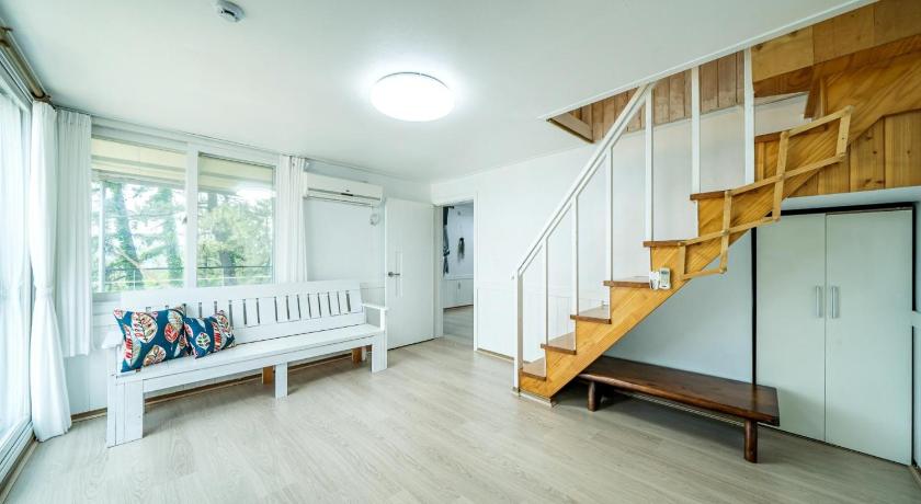 Image of Studio 3 8