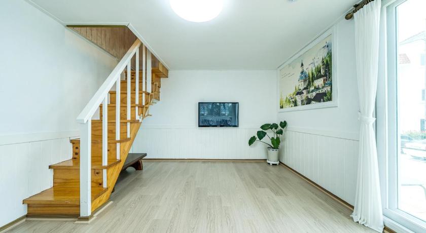 Image of Studio 3 9